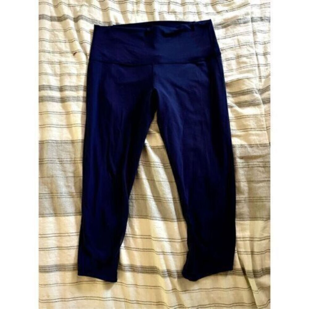 Lululemon navy blue Capri workout pants size 12